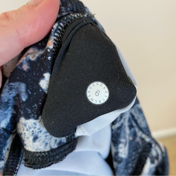 Lululemon Wunder Under Hi-Rise Tight 28" Spring Bloom Multi - Picture 6 of 8